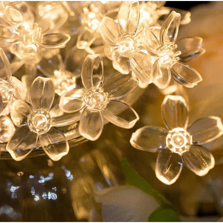 Instalatie solara 50 LED, ghirlanda luminoasa cu flori albe